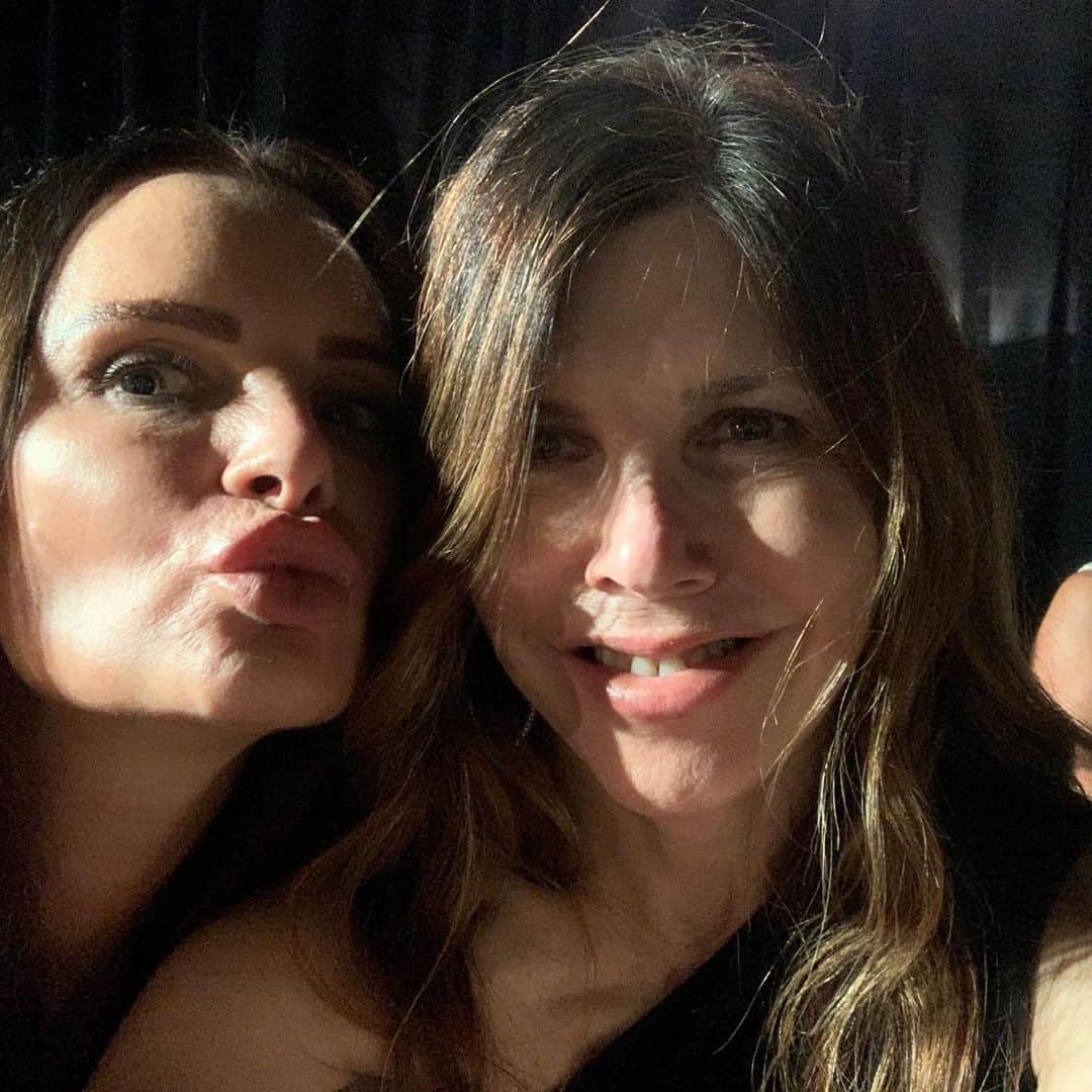 ガブリエル・アンウォーのインスタグラム：「Me & my sister @susiemalnikstein celebrating #love #alex&ashley @rockystein1 @shareefmalnik @kinlam6」