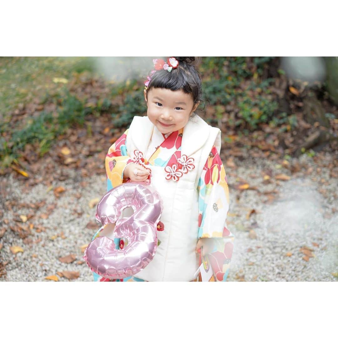 ユッコのインスタグラム：「. 先日の七五三撮影 とってもかわいい3歳ちゃん。 . おめでとうございます㊗️」