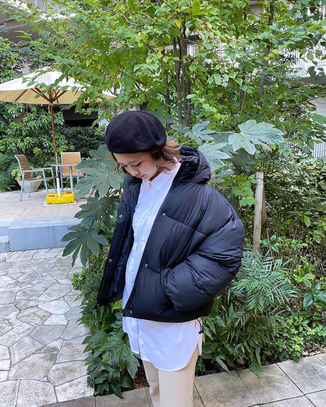 のインスタグラム：「@momentplus.official ﻿ ﻿ ﻿ ﻿ ﻿ ﻿ ﻿ ﻿ ボーリューム感のあるシルエットが可愛い﻿ 🧥『 エコダウンフードブルゾン 』 ¥4.730-﻿ ﻿ ﻿ おすすめpoint👇🏻﻿ ︎︎︎︎︎︎☑︎マットな表面感で柔らかく﻿ 肌触りよいのポリエステルタフタ素材を使用﻿ ︎︎︎︎︎︎☑︎あったかもこもこの中綿エコダウンで﻿ 軽くて暖かいのが魅力﻿ ︎︎︎︎︎︎☑︎ボリューミーなシルエットと﻿ 裾についてる付属のアジャスターで﻿ 丸みのあるフォルムも楽しめる!!!﻿ ︎︎︎︎︎︎☑︎王道でガンガン着回す人気NO、1のブラック👌🏽﻿ 今年注目のアイボリーとトレンドの﻿ ベージュ・モカも取り揃えてある!!!﻿ ︎︎︎︎︎︎☑︎ちょうどいい丈感に袖口には﻿ ゴムをいれ着用しやすく﻿ 裏地は総裏であたたかさUPの仕様﻿ ︎︎︎︎︎︎☑︎サイズをS、M、L展開してて﻿ 身長が大きめの方や小さめのかたでも﻿ 丈感を気にせず安心して購入出来る❤﻿ ﻿ ﻿  シルエットもいいし暖かい𓈒 𓂂𓏸﻿ ﻿ ﻿ ﻿ #momentplus #モーメントプラス #アウター #ダウン #ダウンジャケット #秋冬 #新調 #mama #mamamoo #mamagirl  #産後コーデ #コーディネート #ママリ #おしゃれ #おしゃれさんと繋がりたい #fashion #code #wear #Instagram #インスタグラマー #インフルエンサー #pr #ena_pi」