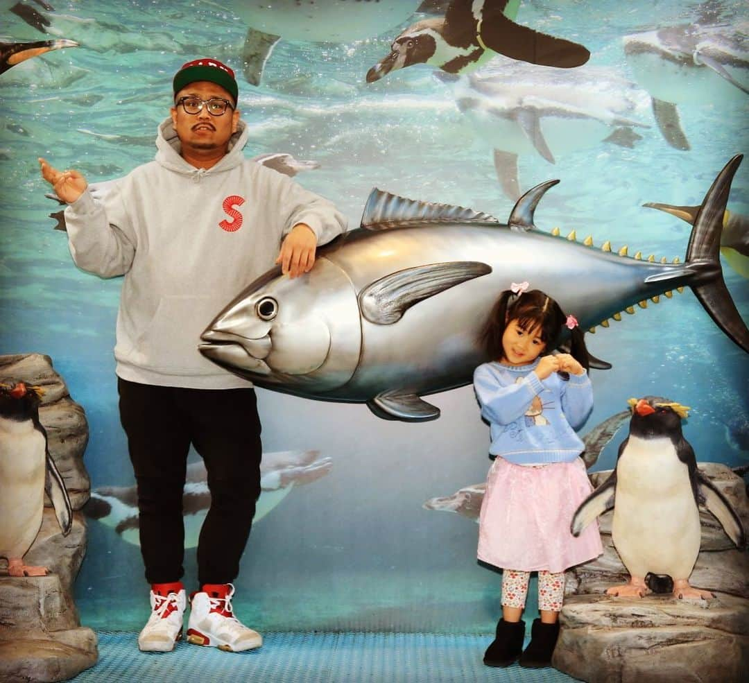 ジョー のインスタグラム：「水族館デート♡ #娘 #2月で5歳 #愛してる #葛西臨海水族園」