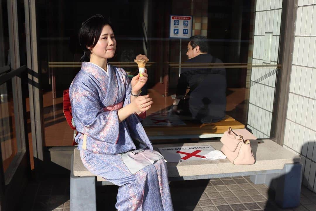 日本相撲協会さんのインスタグラム写真 - (日本相撲協会Instagram)「11月場所中の、 国技館内の注目スポットをご紹介！  売店 <相撲土産ワゴン>1階正面通路 <公式グッズ売店>1階西側売店内 <1階東西売店>1階東西通路 <福岡うまいものShop>1階正面通路  軽食コーナー <飲食コーナー>1階案内所ホール <国技館カフェ>2階西側通路  その他 <巨大国技館カレーフォトスポット>1階正面通路 <歴代横綱パネル>2階向正面通路 <正代新登場の3大関等身大パネル>2階正面通路  詳しくはこちらのページをご覧ください↓  http://www.sumo.or.jp/Watching/guide/Nov/spectator/602/  @sumokyokai  #大相撲 #sumo #相撲 #力士 #お相撲さん #japanphoto #sumowrestlers #japanculture  #十一月場所 #11月場所 #東京 #ワゴン販売 #相撲グッズ #売店 #国技館カレー #正代」11月15日 12時02分 - sumokyokai