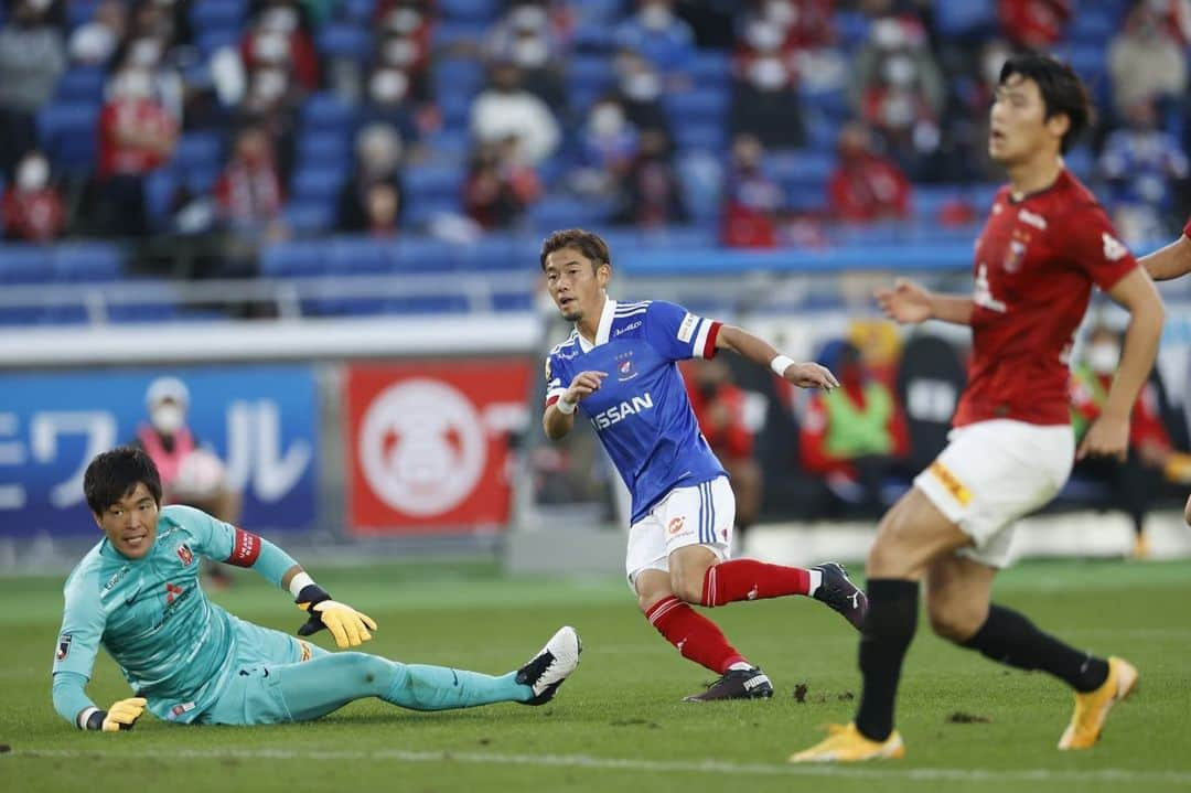 小池龍太さんのインスタグラム写真 - (小池龍太Instagram)「+ 3 points & 1 goal ❤️🤍💙  今季ホーム最終戦 沢山の応援ありがとうございました📣  次節川崎戦勝ってACLに望めるようにいい準備をします！ 全員で戦いましょう💪  アドサンキュー👏 @onaiwu_ado   #fmarinos #KeepSailTogether #すべてはマリノスのために  #puma #pumajapan  #小池龍太」11月15日 12時02分 - iamryu____k