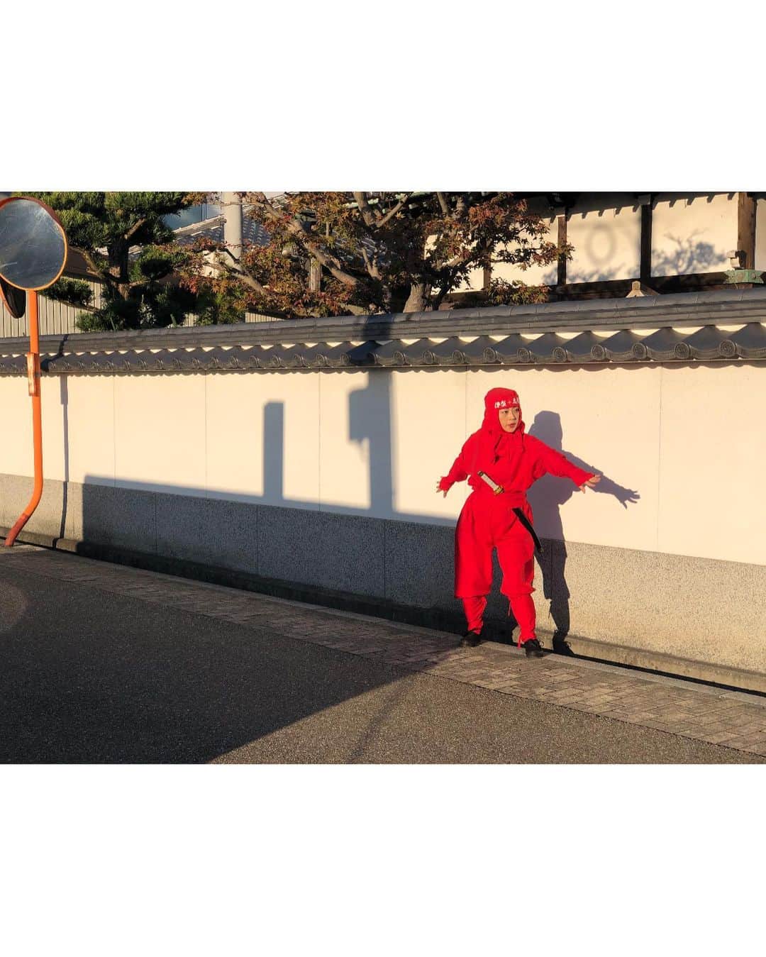 松本明子さんのインスタグラム写真 - (松本明子Instagram)「_ 本日の中京テレビ「前略、大とくさん」 ご覧いただきありがとうございました😊 伊賀でくノ一に体験させていただきました！ 初のGOTOトラベル！楽しかった〜！ - - －－－－－－－－－－ - 松本明子presents 黄金の80年代アイドルうたつなぎ 〜うれしなつかし胸キュンコンサート〜 - 日程：2021年1月16日(土) 場所：かつしかシンフォニーヒルズ モーツァルトホール 料金：8,000円 - 昼公演：12:30開場／13:30開演 夜公演：17:00開場／18:00開演 - 詳細：https://www.bsfuji.tv/80utatsunagi/ - - 【チケット情報】 ▼チケットぴあ 0570-02-9999(Pコード：189-172) ▼ローソンチケット 0570-084-003(Lコード：71870) ▼ｅ＋(イープラス) https://eplus.jp/ ▼CNプレイガイド https://www.cnplayguide.com/ ▼楽天チケット https://ticket.rakuten.co.jp/ - コメントや曲リクエストはツイッターにて #アイドルうたつなぎ をつけてツイートお願いします！」11月15日 12時13分 - akkotongattelne