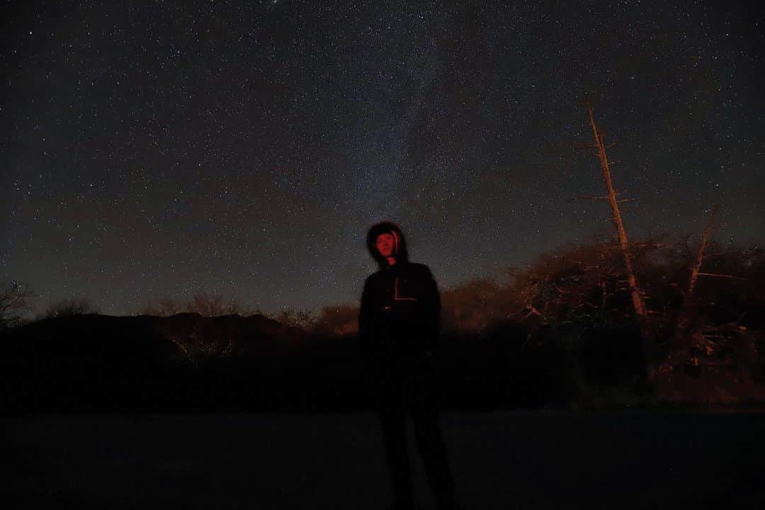 江原蓮さんのインスタグラム写真 - (江原蓮Instagram)「.  マイナス10度は寒かったけど、 それ以上に星が凄かった。 流れ星にレア感を感じなくなった日でもある  #星空　#天の川　#流れ星 #マイナス10度 #満天の星空」11月15日 12時18分 - ehararen
