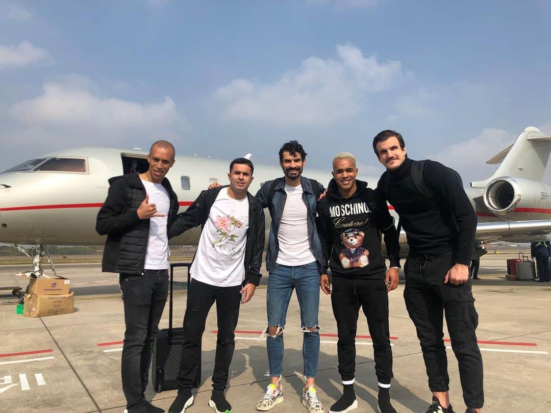 ミランダのインスタグラム：「Coming back home 🇧🇷」