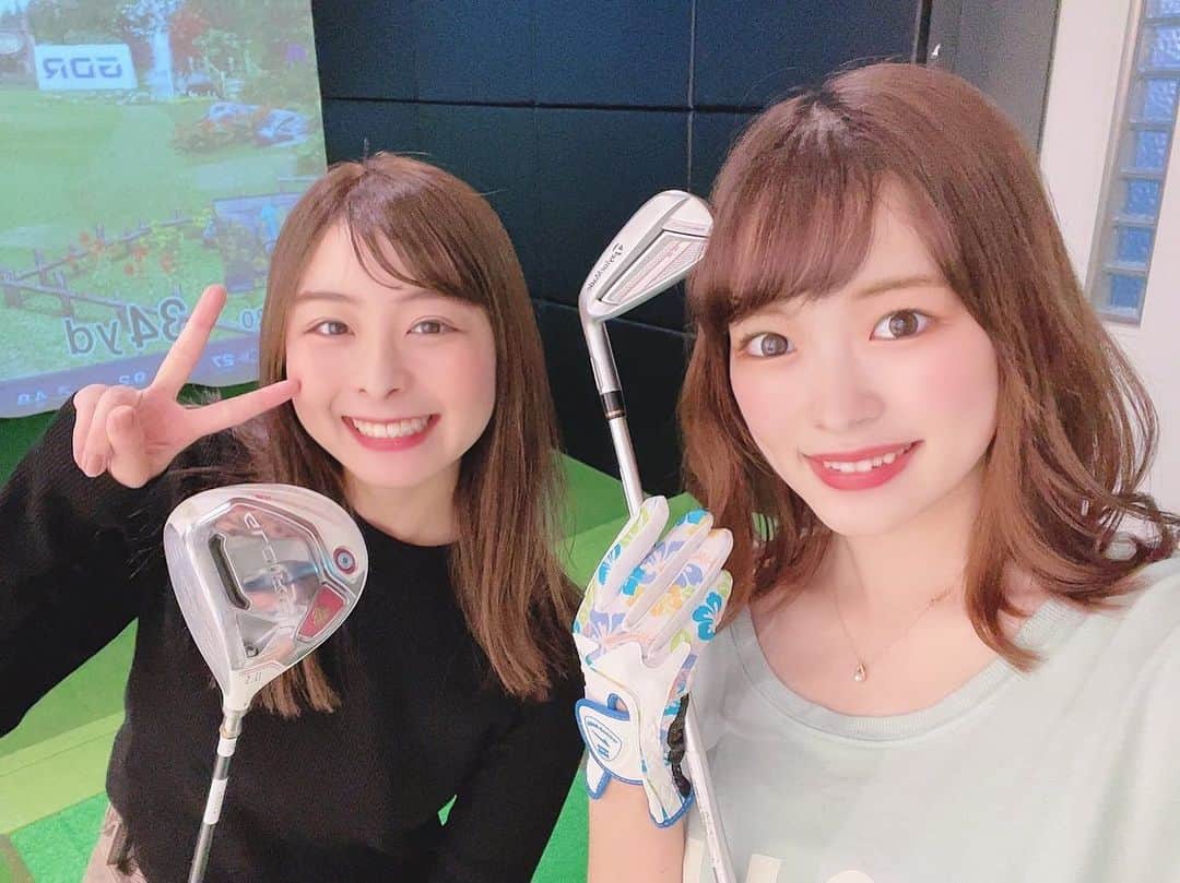 のインスタグラム：「なみきさんと念願のゴルフに行ってきました⛳️ . . クラブの名前や、構え方や礼儀や、用語などたっっっくさん教えて下さいました𓍯 . そして、グローブもいただいてしまった😭💗 先輩ありがとうございます...!! . いつかゴルフ場回ってみたいˎˊ˗ . . . #uuumgolf #golf #golfstagram #golfswing #ゴルフ女子 #ゴルフスイング」