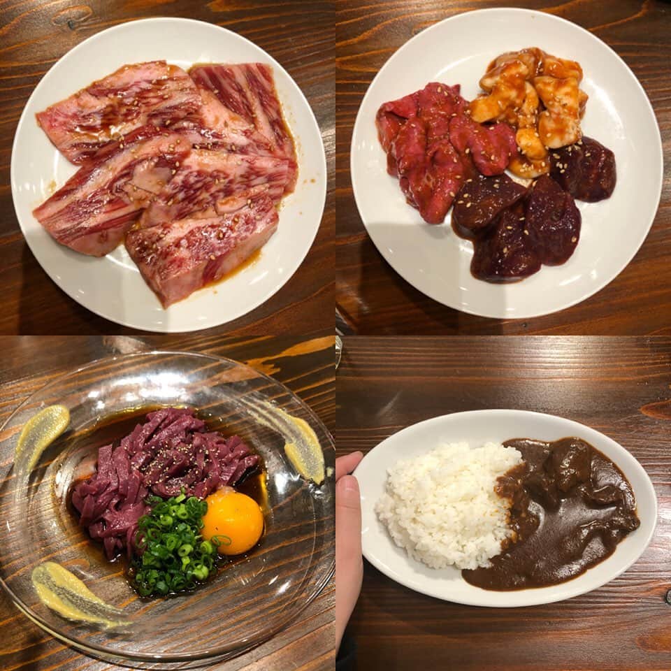 みのり(26)＠東京 ダイエットのインスタグラム：「. . #近江牛肉店 ( #近江牛肉店恵比寿ホルモン部 ) @omigyunikten.ebisu.horumonbu  . . 近江牛専門の焼肉屋さん 築地、新橋にも店舗があります . 精肉店のおにくだから ブランド牛、近江牛をリーズナブルな価格で たべられるおみせ。 . . 左上から三角、 ホルモン盛り合わせ(3種) なんかのユッケ 〆のカレー . . 2枚目のネギ塩牛タンは、 牛タンの間にネギがたくさん挟まってます😋 . . 焼肉屋さんのしめの、 小さいカレーもはずせません❤️ . . . #diet #ダイエット #肉好きと繋がりたい #恵比寿 #ebisu #恵比寿居酒屋 #恵比寿グルメ  #飯テロ #ダイエットは明日から #東京カレンダー #rizap #インスタグルメアワード2020 #干物女子 #一人酒 #深夜食堂 #孤独のグルメ #食べるの好きな人と繋がりたい #肉スタグラム #ホルモン #焼肉 #近江牛 #牛肉 #牛ホルモン #gotoキャンペーン #gotoeat」