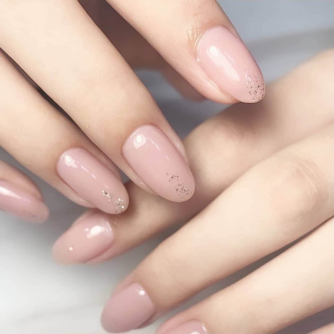 西原愛香のインスタグラム：「𝒩ℯ𝓌 𝓃𝒶𝒾𝓁  #nail #シンプルネイル#ピンクネイル#キラキラ女子#可愛いものが好き #ネイル好きな人と繋がりたい」