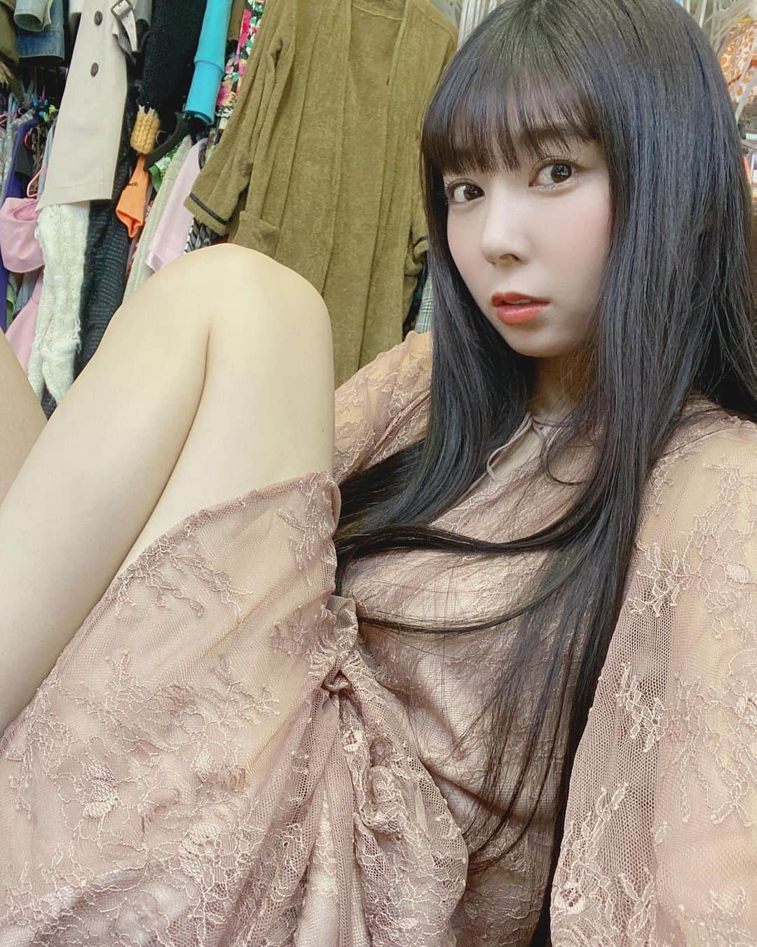 佐藤夢さんのインスタグラム写真 - (佐藤夢Instagram)「おはもんもん❤︎❤︎❤︎  黒髪好きですか…？🥺  #軟乳　#グラビア　#大阪で一番可愛い子　#撮影会　#黒髪ロング」11月15日 13時00分 - dreamsatoo