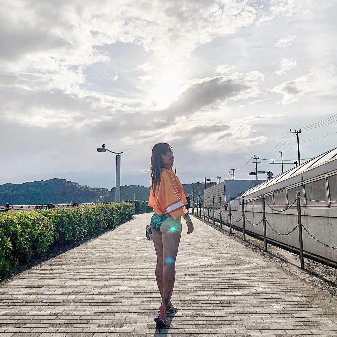のインスタグラム：「． ． 🌱 ͛.*🍑 体重変化がやばすぎる。 増えたり減ったり 運動量減ったからな…… 代謝も落ちたし…… 彼は今体脂肪6%前後 おっぱいは減らしたくないけど 私もやらないと🥺🥺 ． ． #やりらふぃー  #海#筋トレ#旅行#旅好き#尻スタグラム#お尻  #旅好きな人と繋がりたい#フィットネス#タビジョ#水着 #tabijyo#genic_mag#tabi_jyo  #onsen#yukata#gn#fashion#instalike#followme #beach#sea#food#nike#airmax#follow#fitness #instagood#instalove#loveislove」