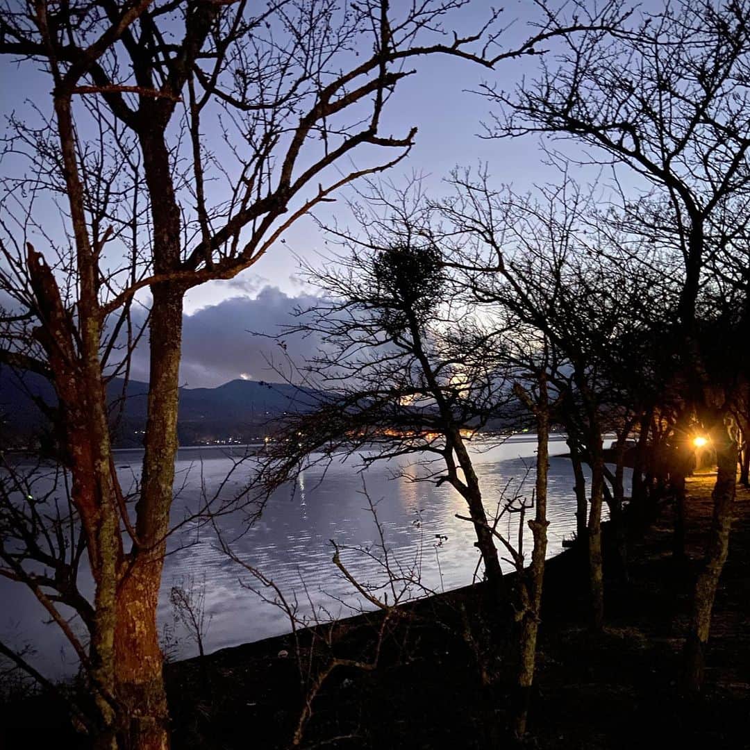 Bunta さんのインスタグラム写真 - (Bunta Instagram)「キャンプ思い出🏕⛺️🏕  #ブンキャンプ #solostove #焚き火 #inspic #山中湖 #富士山」11月15日 14時07分 - buntatf