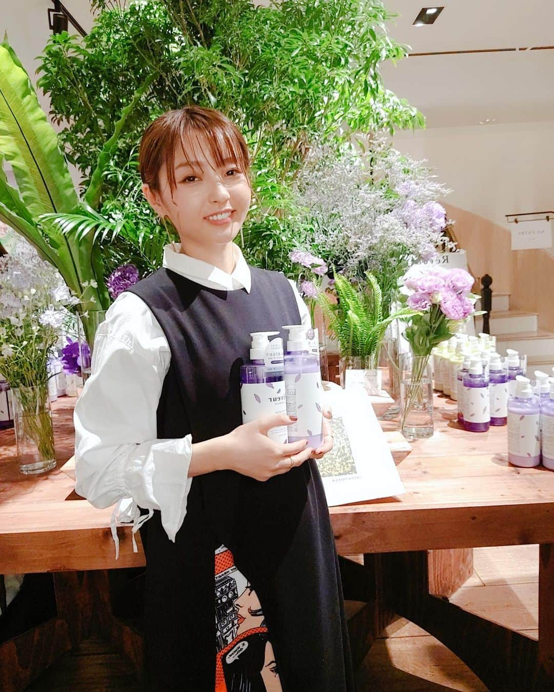 桜子さんのインスタグラム写真 - (桜子Instagram)「大好きなぶどうのいい香りがするシャンプー🧴🍇✨ @reveur_official   おすすめだよ♡」11月15日 14時00分 - ishibashi__88