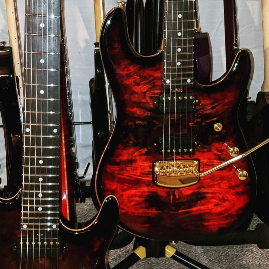 ハーマン・リさんのインスタグラム写真 - (ハーマン・リInstagram)「Thank you @jasonreevesrichardson for getting me 2 of his new @music_man signature guitars. Can't wait to try them out on my @twitch livestreams. The 6 or the 7 string model?.. if you had to pick one. 😁 #dragonforce #hermanli #guitarcollection #guitarcollector #vintageguitar #guitars #electricguitar #guitarsofinstagram」11月15日 14時05分 - hermanli