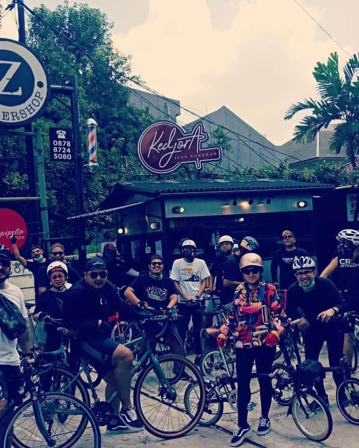 Ivan Gunawanさんのインスタグラム写真 - (Ivan GunawanInstagram)「. TELAH DIBUKA HARI INI !!!!! ———————— KEDJORA COFFEE CIPETE  Bagi kalian warga Cipete dan sekitarnya,  Apalagi kalian yang sering melewati jalan Cipete Raya, hari ini kalian akan sudah bisa menikmati menu-menu dari Kedjora Coffee.  ———— 📍 JALAN CIPETE RAYA NO.11 C RT.08/04, Cipete Selatan, Jakarta Selatan ———— Kita tunggu ya kedatangan kalian, karena ada promo-promo menarik juga khusus untuk pelanggan Kedjora Coffee Cipete ! Sampai jumpa disana ya..... . . #kopigulaaren #pecintakopi #kopikekinian #kedjoracofee #kedjoracoffeeBSD #kedjoracoffeeCipete #kedjoracoffeeTebet #kedjoracoffeeBintaro #Cipete #cipeteselatan #cipetekuliner #cipetecoffee」11月15日 14時33分 - ivan_gunawan