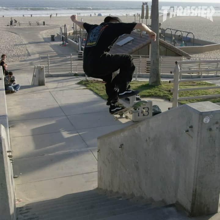 スラッシャーのインスタグラム：「🔥 @giovanni_vianna SNAPS in @primitiveskate’s ‘Fourth Quarter’ video 📹」