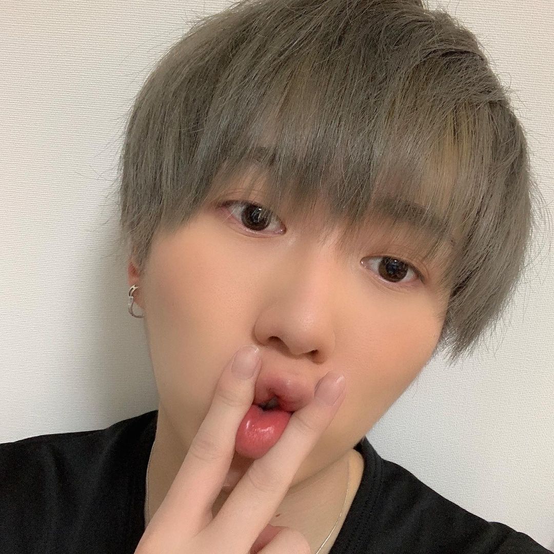 高橋ふみやのインスタグラム：「元気にしてる？？ 久しぶりっちゅ👍👍 ふみやは元気です(笑)  17日は #aupayマーケット かもよる？(笑)」