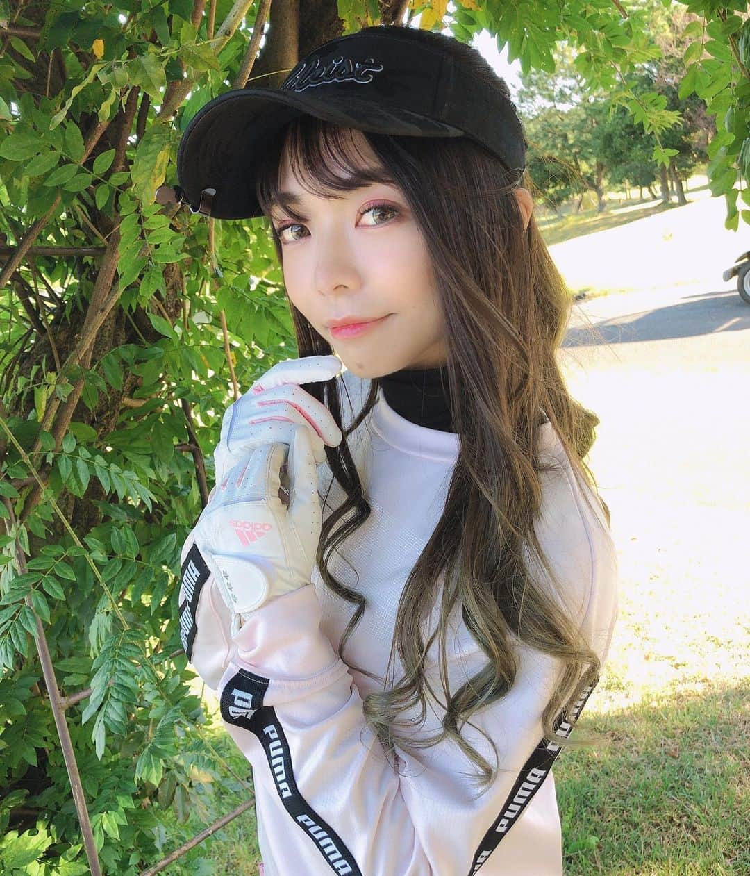 神崎美羽のインスタグラム：「ゴルフ行きたーい！  寒くならないうちに⛳️ 今が1番ゴルフにぴったりなシーズン🍁  #golf #ゴルフ　#ゴルフ女子　#golfstagram #golfswing #golflife #golfwear #golfgirl #golftoday #GTbirdies #ゴルフ好きな人と繋がりたい」