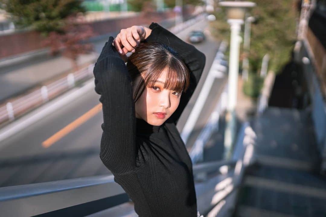 山本ゆうかのインスタグラム：「.﻿ ﻿ ﻿ ﻿ ﻿ インスタ使いにくくなってるう！﻿ ﻿ ﻿ ﻿ ﻿ ﻿ ﻿ ﻿ #歩道橋　#夕陽ポートレート　#フレア　#逆光　#電車　#たぬき顔　#八重歯 #portrait #ポートレート #撮影会モデル #ポートレートモデル  #関西サロモ #被写体 #ポートレートしま専科  #キリトリセカイ #スクリーンに恋して #カメラマンさんと繋がりたい  #portraitphotography #good_portraits_world  #instagood #instaportrait #lovers_nippon  #イチナナライブ #17live ﻿」