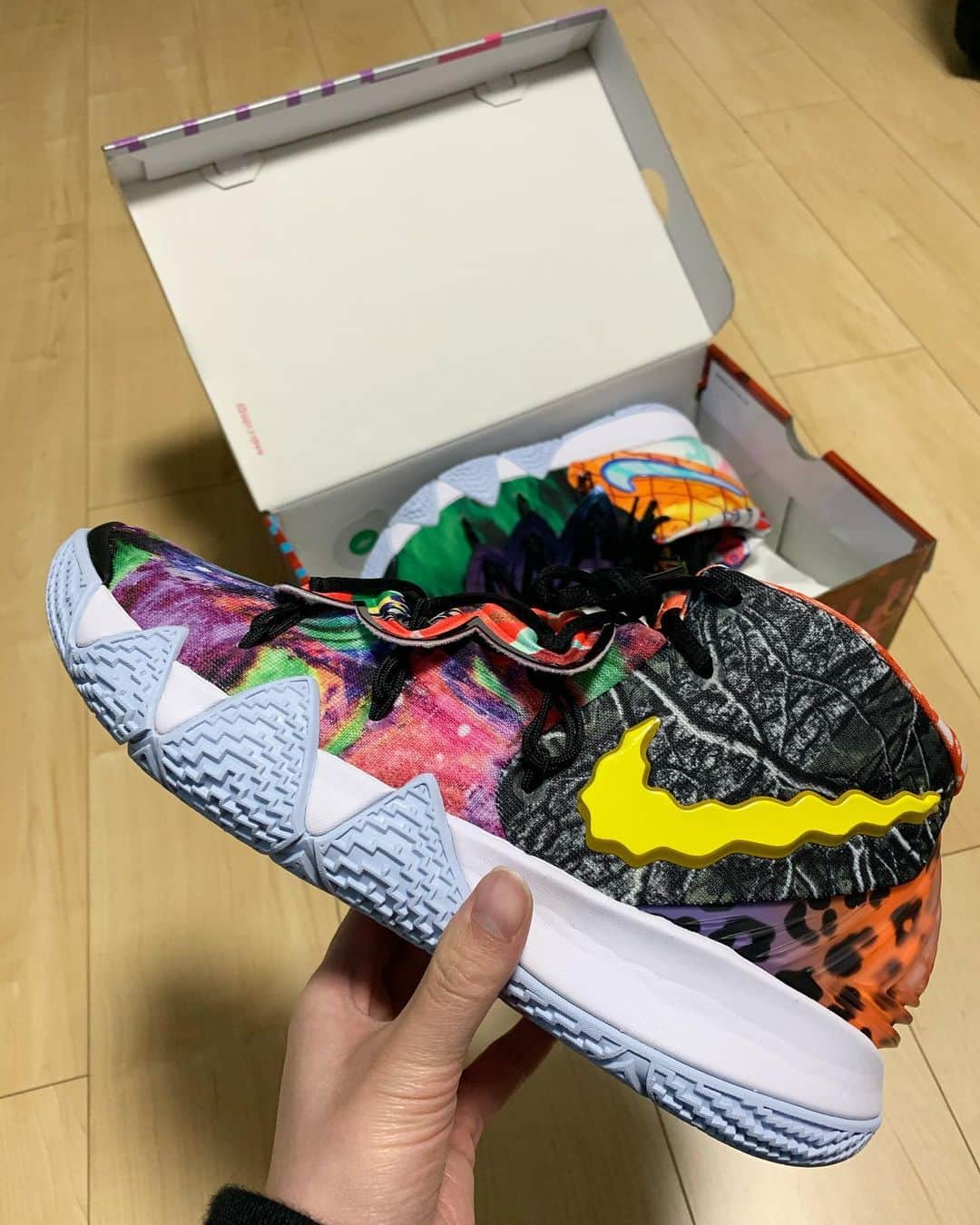 のインスタグラム：「. . NIKE KYBRID S2 "PINEAPPLE"  . . かわいすぎる❤️❤️ . . #nike #kybrid #kyrieirving #kylie #sneakers #sneaker #sneakerhead #sneakergram #basketball #sneakerheads #sneakersaddict #sneakerfiles #sneakergram #sneakernews #カイブリット」