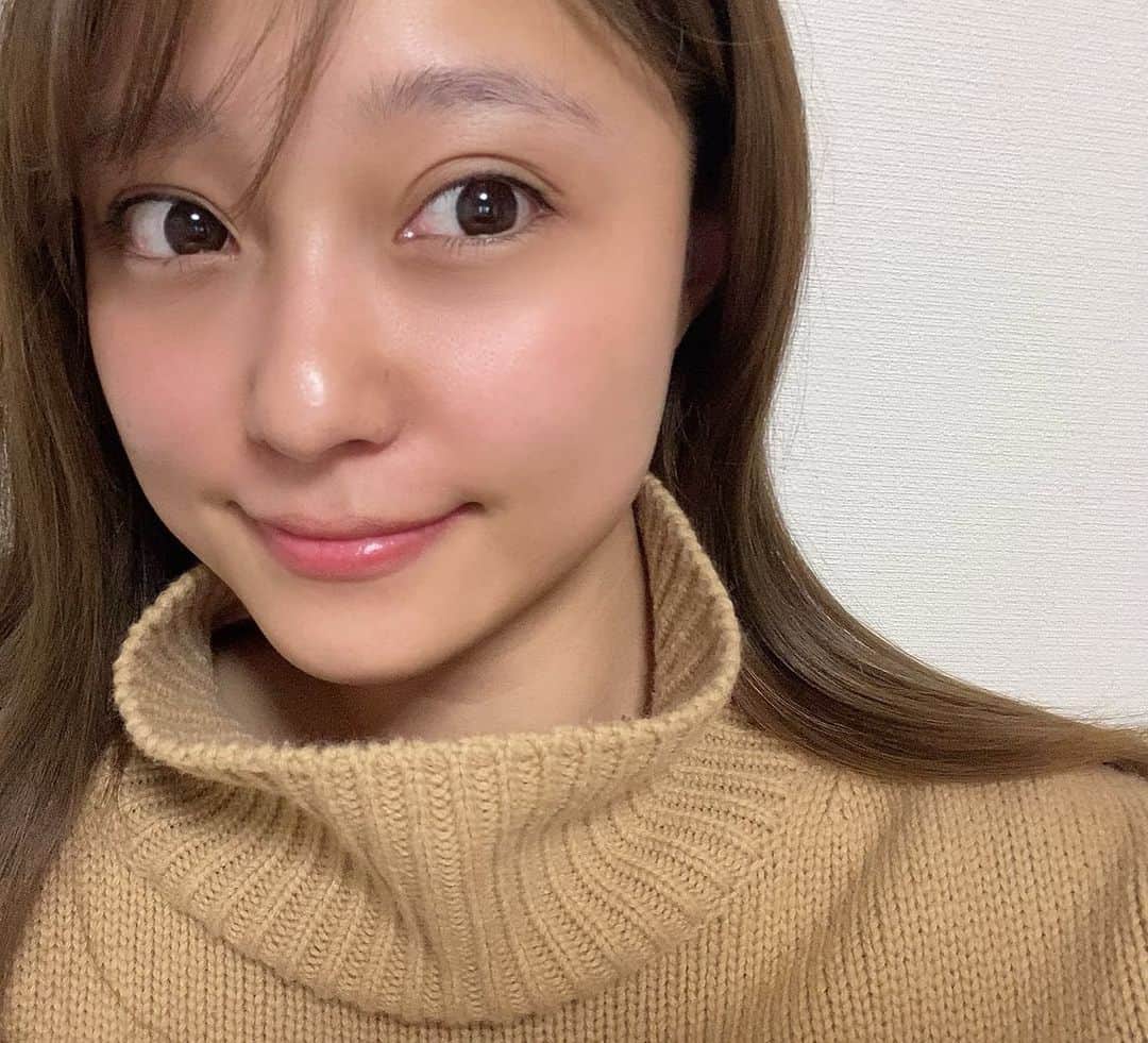 堤ゆきみのインスタグラム：「身体の疲れが溜まっていたのでSORRISO @sorriso_ryuichi に行ってきたよ🌿  行くたびにかなり凝ってるみたいで、毎回とても丁寧に全身のリンパを流してくれます...最後に今回はカーボシキー炭酸ガスパックを初体験させていただきました🙆‍♀️  今年韓国から上陸したばかりのCO2のパックで、しゅわーっとしている動画がその様子です。  終わった瞬間から肌のトーンが上がって、手触りももちもち！特に鼻周りがすべすべになって感動しました。。  定期的に受けたいお気に入りのパックになりました✨  竜一さんいつもありがとうございます！」
