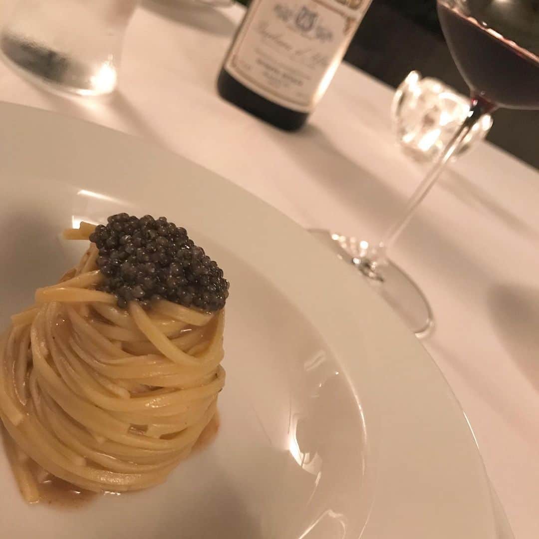 安藤成子のインスタグラム：「写真を見ながら今年を振り返ってみてる。 ・ 幸せバースデーディナー✨ ・ PRISMAの食事は本当に優しくてあったかい素敵な時間でした✨ ・ 緊急事態宣言あけで大変な時期だったけど美味しい食事に心が温まった❤️ ・ #prisma #italian  #表参道グルメ #今年振り返り #birthdaydinner #バースデーディナー #表参道イタリアン #foodstagram」