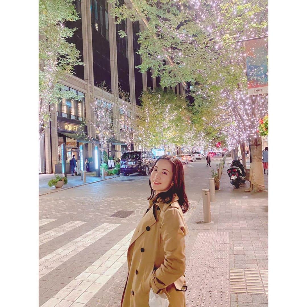 納富有沙のインスタグラム：「. TOKYO NIGHT🌃🌙 . . . イルミネーションが綺麗な季節ですね〜☺️ 今の時季がいちばん好き🙋‍♀️💗 . . . #illumination #illuminations #decoration #tokyo  #usa #japan #actress  #イルミネーション #クリスマスイルミネーション #東京」