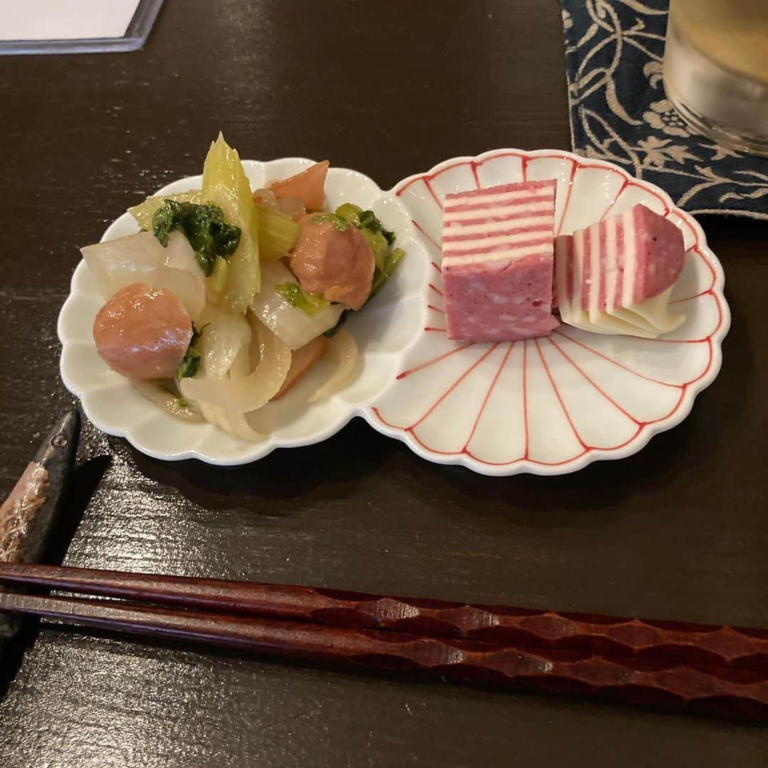 佐藤竜雄さんのインスタグラム写真 - (佐藤竜雄Instagram)「7月に近所にオープンしてた小料理屋的な飲み屋さん、土日は昼営業と聞きようやく行けました！都内では珍しい宮の雪推しのキンミヤ推し、更に意外だったのはおかみのガンダム推し(笑) #マキノウチ #宮崎本店 #キンミヤ #宮の雪 #ホッピー」11月15日 16時42分 - seitenhyohyo