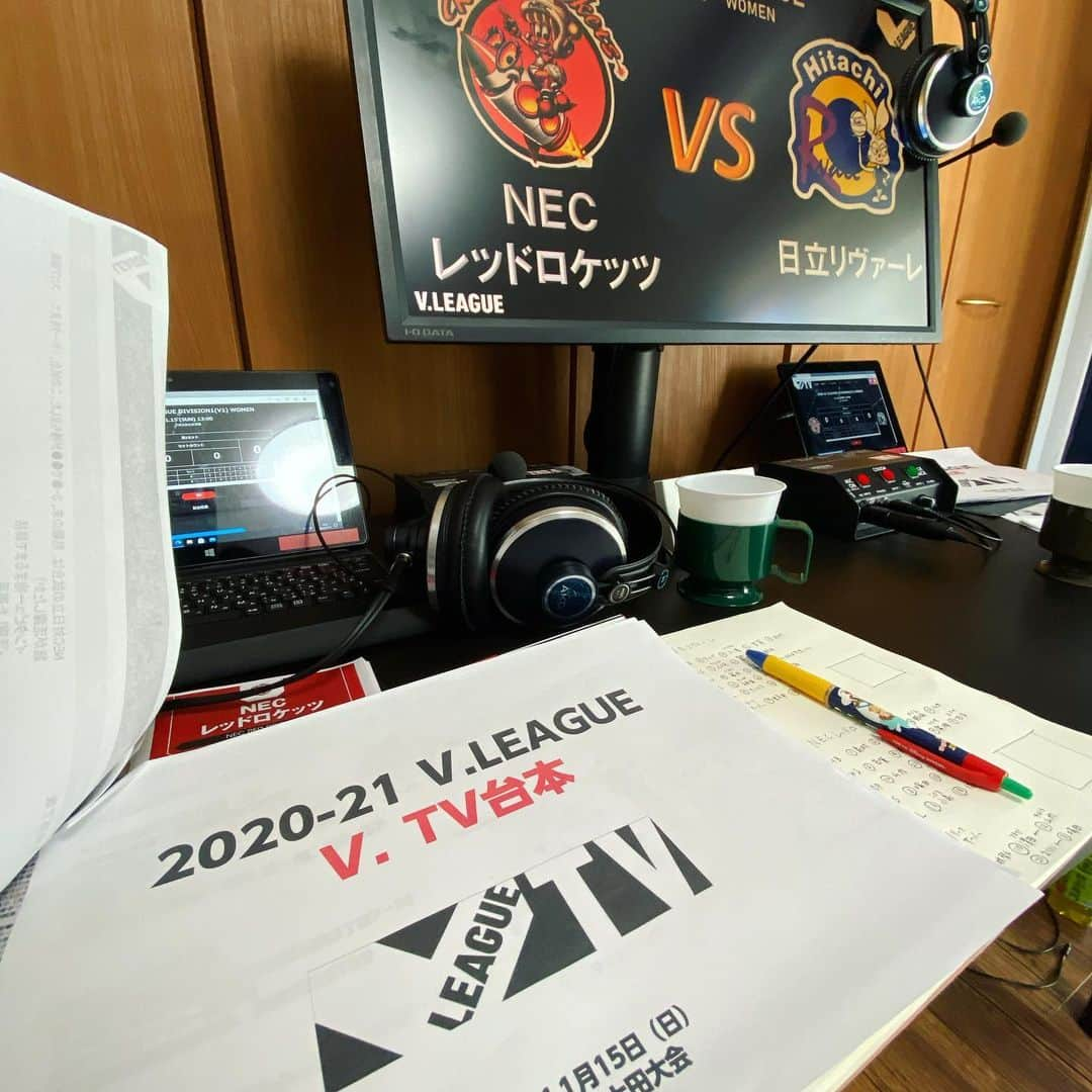 下平夏奈さんのインスタグラム写真 - (下平夏奈Instagram)「2020.11.15 2020/21 Vリーグ女子🔥  NECレッドロケッツ VS 日立リヴァーレ  V.TV の解説を担当させていただきました！  大好きなバレーボールに こうして関わらせていただけること、 本当に感謝しています！  そして、選手のみなさんが 一生懸命プレーする姿に 私自身、パワーをいただきました！  選手の頑張りがこうして観れることも バレーボール協会、メディア関係。 会場の設営、運営をしてくださる方、 ファンの皆さまのおかげです✨  本当にありがとうございます！  今日経験させていただいたことを 今後のお仕事に生かし、 さらにレベルアップできるように頑張ります！  応援のメッセージやコメント ありがとうございました✨  #Vリーグ #vリーグ女子 #volleyball  #解説 #チャレンジ #スポーツ #アスリート #フリーランス #sports #開幕戦 #バレー #大田区 #necレッドロケッツ #日立リヴァーレ」11月15日 16時55分 - kana0412.sss