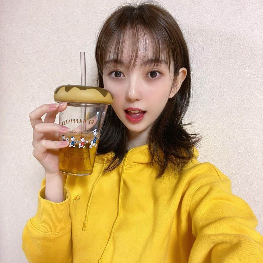 漆畑瑠菜のインスタグラム：「配信用に購入♥ #タンブラー#パーカー女子  #ディズニー#ドナルド #ディズニーストア #イチナナライブ#ライバー#自撮り」