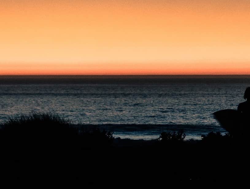 クイックシルバーさんのインスタグラム写真 - (クイックシルバーInstagram)「Sometimes one good wave is all you need. @marco_mignot and a sunset session in the new Quiksilver Highline 3/2.」11月15日 17時19分 - quiksilver