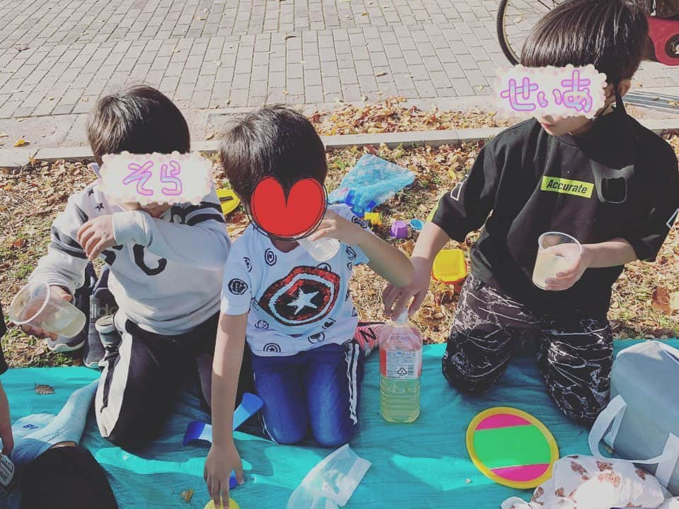 杉浦太陽さんのインスタグラム写真 - (杉浦太陽Instagram)「ポカポカ公園ピクニック！！  手作り弁当も🍙美味しかった〜！  @sugiurataiyou_official  #子どもと遊ぶには #公園ピクニック #これが1番 #全力で遊んだね！」11月15日 17時12分 - sugiurataiyou_official