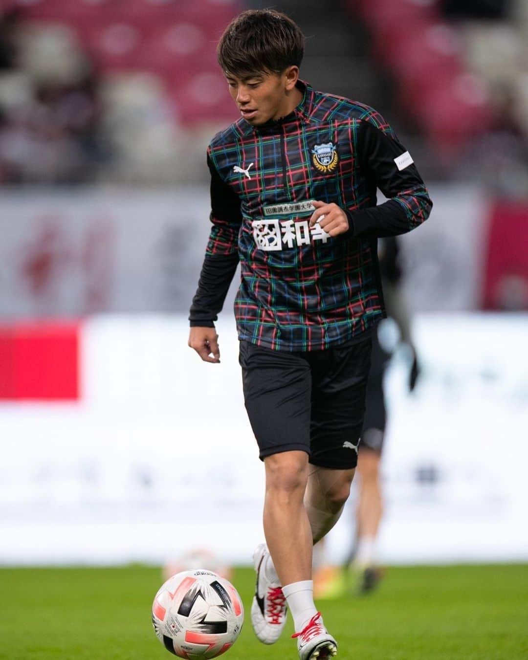 長谷川竜也のインスタグラム：「怪我をしてからピッチに戻るまで時間がかかってしまいましたが、こうして少しでもピッチに立つことが出来てほっとしました。ここからチームの勝利に貢献できるように努力します。 #frontale」
