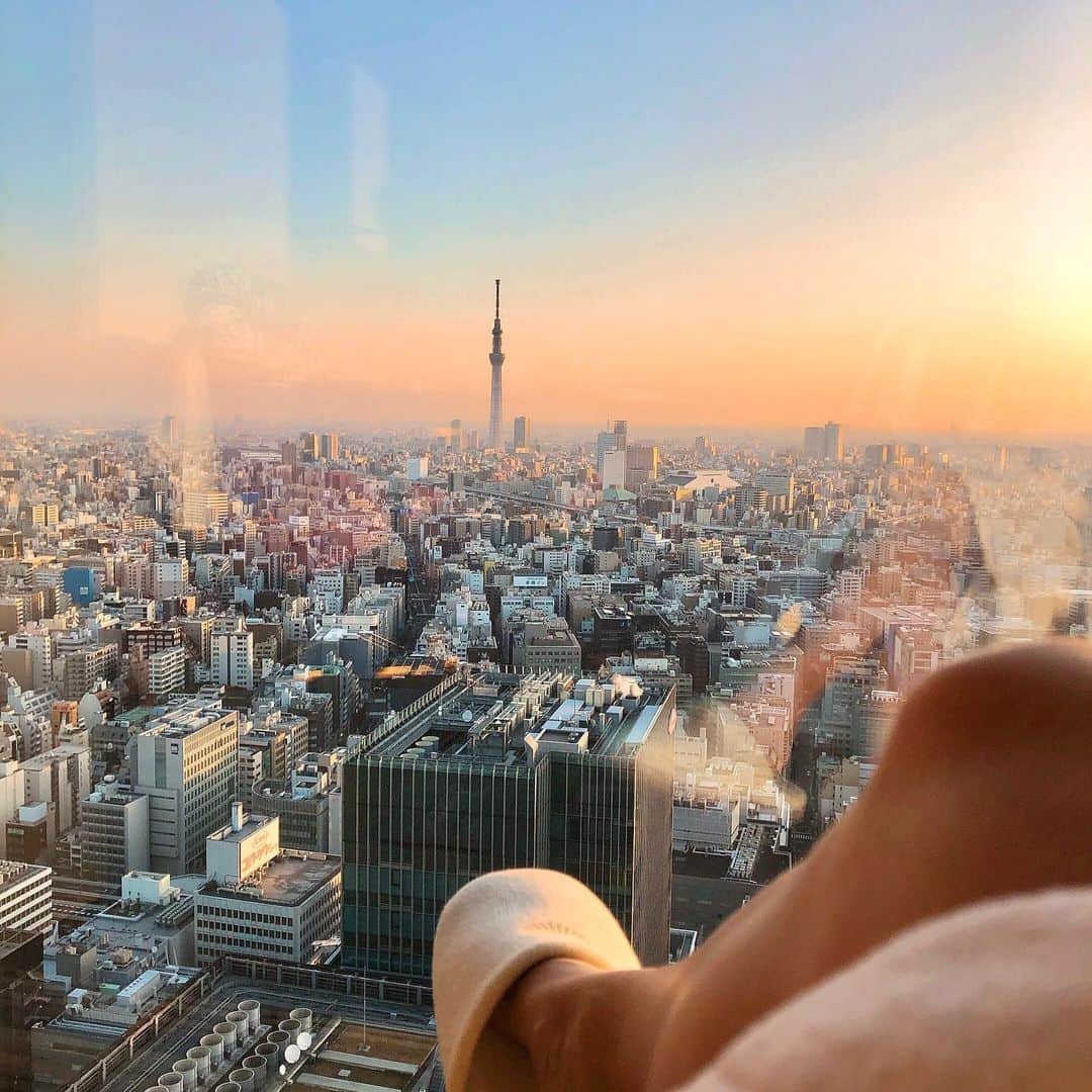 山田優依さんのインスタグラム写真 - (山田優依Instagram)「Mandarin Oriental Tokyo  日常的に東京タワービュー見てるから、 スカイツリービューが少し新鮮な マンダリンオリエンタル東京  アメニティはBottega Veneta👏✨  #Japan #Tokyo #MandarinOrientalTokyo」11月15日 17時31分 - yui_gourmetwalker