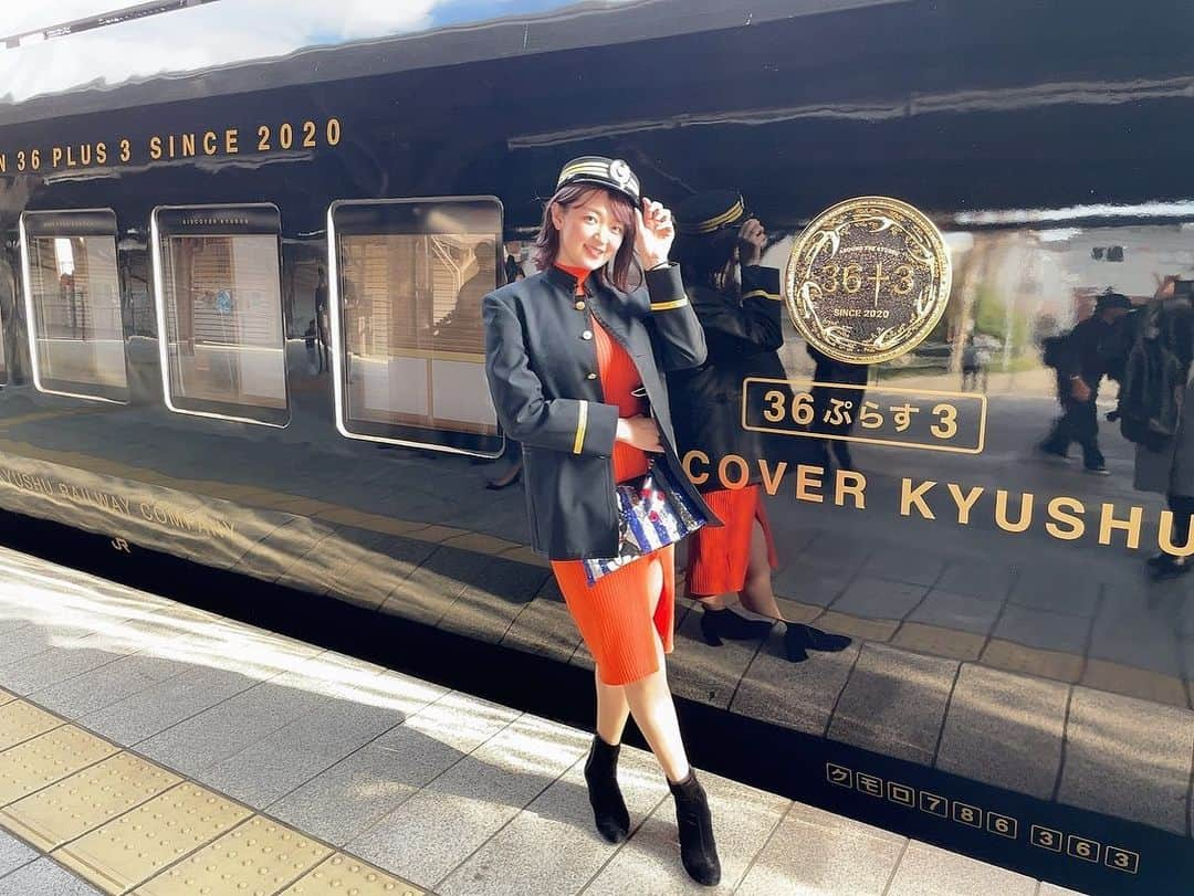 佐々木舞夕のインスタグラム：「__しつこめの🚆💕  門司港駅で駅長体験？ ができたの〜💕 制服着られた！！  #36ぷらす3 #観光列車 #日帰り旅行 #日帰りツアー #大分博多 #大分観光 #福岡観光 #門司港駅 #制服 #撮り鉄」