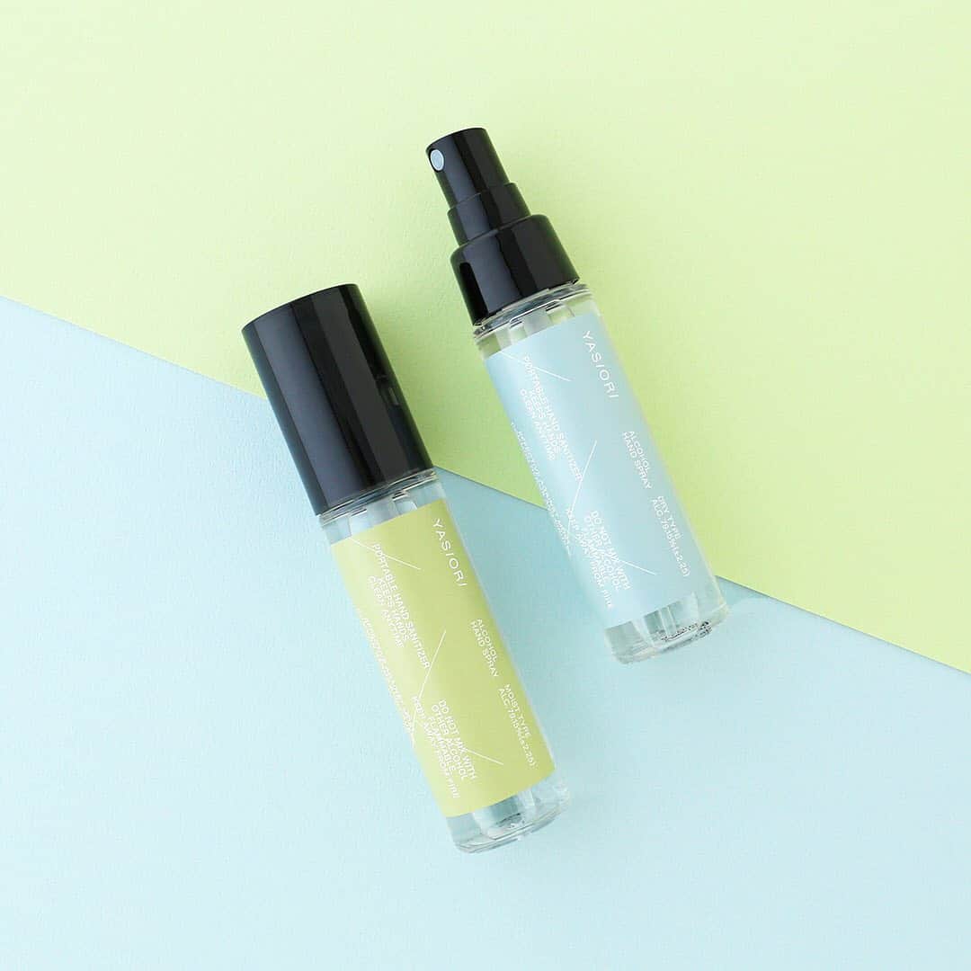 LOHACO（ロハコ）さんのインスタグラム写真 - (LOHACO（ロハコ）Instagram)「＼【LOHACO先行発売】お悩み解決！日本製の携帯用消毒スプレー「YASIORI（ヤシオリ）」／  お出かけの必需品となっている携帯用消毒スプレー。  「乾燥してきて手荒れが気になる」「PCやスマホを触る時にべたつきが気になる」方も多いのでは？  そんなお悩みを解決してくれるのが手指用消毒スプレー「YASIORI（ヤシオリ）」。  2タイプあるのでお悩みごとに選んでお使いいただけますよ。  ・手荒れが気になる方は ⇒ しっとりタイプ  ・べたつきが気になるは ⇒ さっぱりタイプ   皮膚科医薬を手掛ける製薬企業が開発した商品で、材料はすべて日本製にこだわり、医薬品と同じ厳しい品質管理のもと、厚労省認可工場で製造されています。  厚労省等が有効性を認めた殺菌効果のある高濃度エタノール（約80％）を配合。  配合成分は必要最小限に抑えているので、お肌に優しい処方です。  デザインもミニマルでスタイリッシュで、使いたい時にサッと使える、携帯に便利な50mlサイズです。  その他にもドクターブロナーの香りが選べるオーガニックタイプもありますよ。  ぜひ一度チェックしてみてください♪  ＿＿＿＿＿＿＿＿＿＿＿＿＿＿  ▼Instagramで紹介した写真の詳細は プロフィール @lohaco.jp から♪  ▼商品のURLはこちら https://685.jp/2UsZNrN ＿＿＿＿＿＿＿＿＿＿＿＿＿＿＿   #LOHACO先行販売 #ロハコ先行販売 #YASIORI #ヤシオリ #手指消毒スプレー #消毒スプレー #除菌スプレー #携帯用除菌スプレー #アルコールスプレー #ハンドスプレー #アルコール消毒 #アルコール除菌 #除菌グッズ #除菌グッズ #除菌対策 #必需品 #お出かけグッズ #持ち運びに便利 #ハンドケア #ドクターブロナー #オーガニッククリーンスプレー #オーガニックスプ #すっきり暮らす #暮らし #くらし #ロハコ #LOHACO #askul #アスクル」11月15日 18時03分 - lohaco.jp