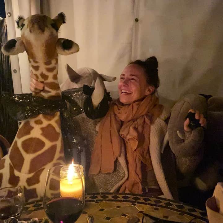 ブリアナ・エヴィガンのインスタグラム：「And then it got better... petit knows my style. It’s been to long thanks for bringing the pack to me. Home is where the heart is for sure. Rhinos elephants giraffes oh my photo cred @the_reel_brett_kerr oh how I’ve missed you. Nights like this make life something else. I love laughing with you and watching strangers meet for the first time and making up stories about their lives.」
