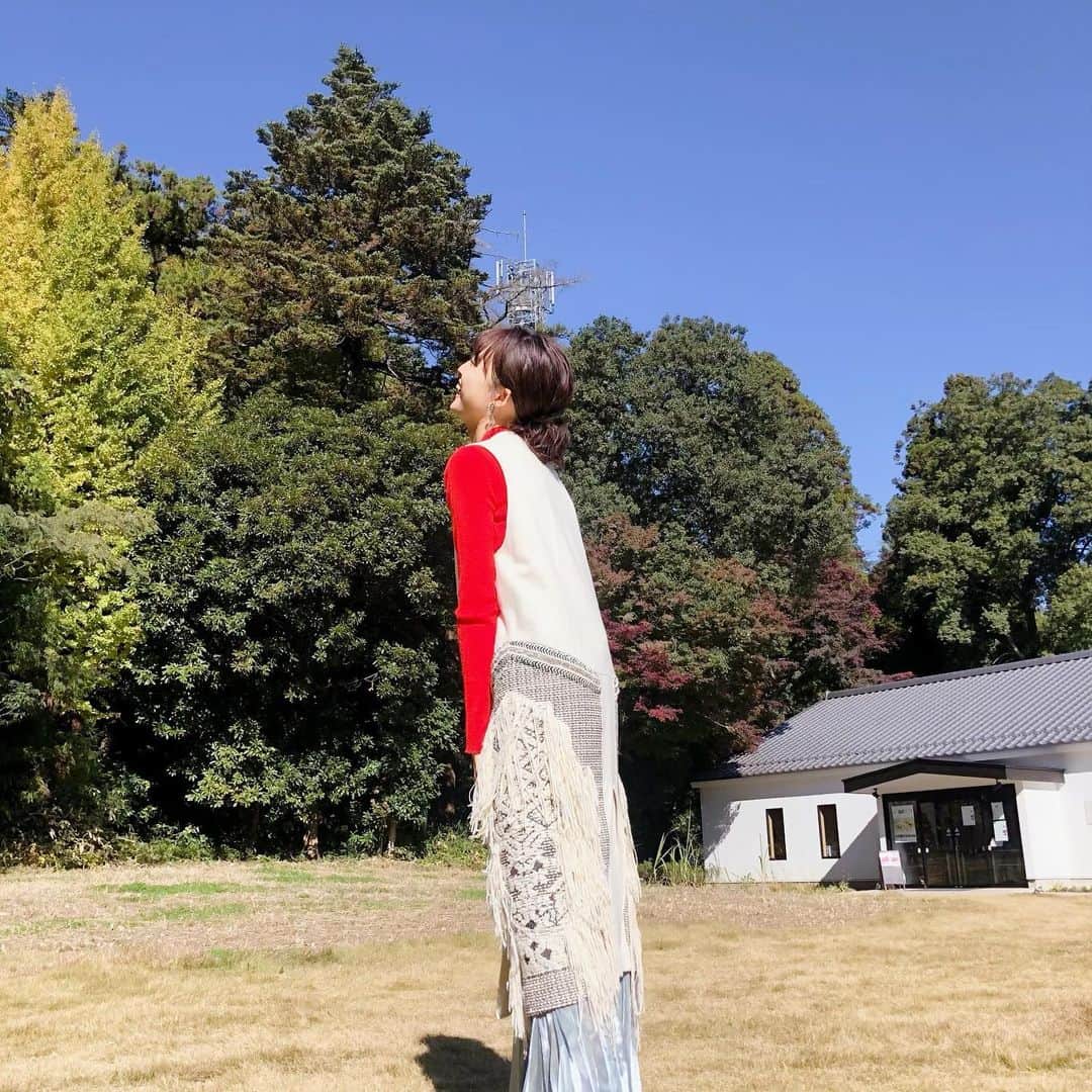 大友花恋さんのインスタグラム写真 - (大友花恋Instagram)「ブランチロケのお写真も。 気持ちのいい日でした☺︎ #ロケで行ったキムチ作りに合わせて #赤いトップスにしたのです~」11月15日 18時00分 - karen_otomo