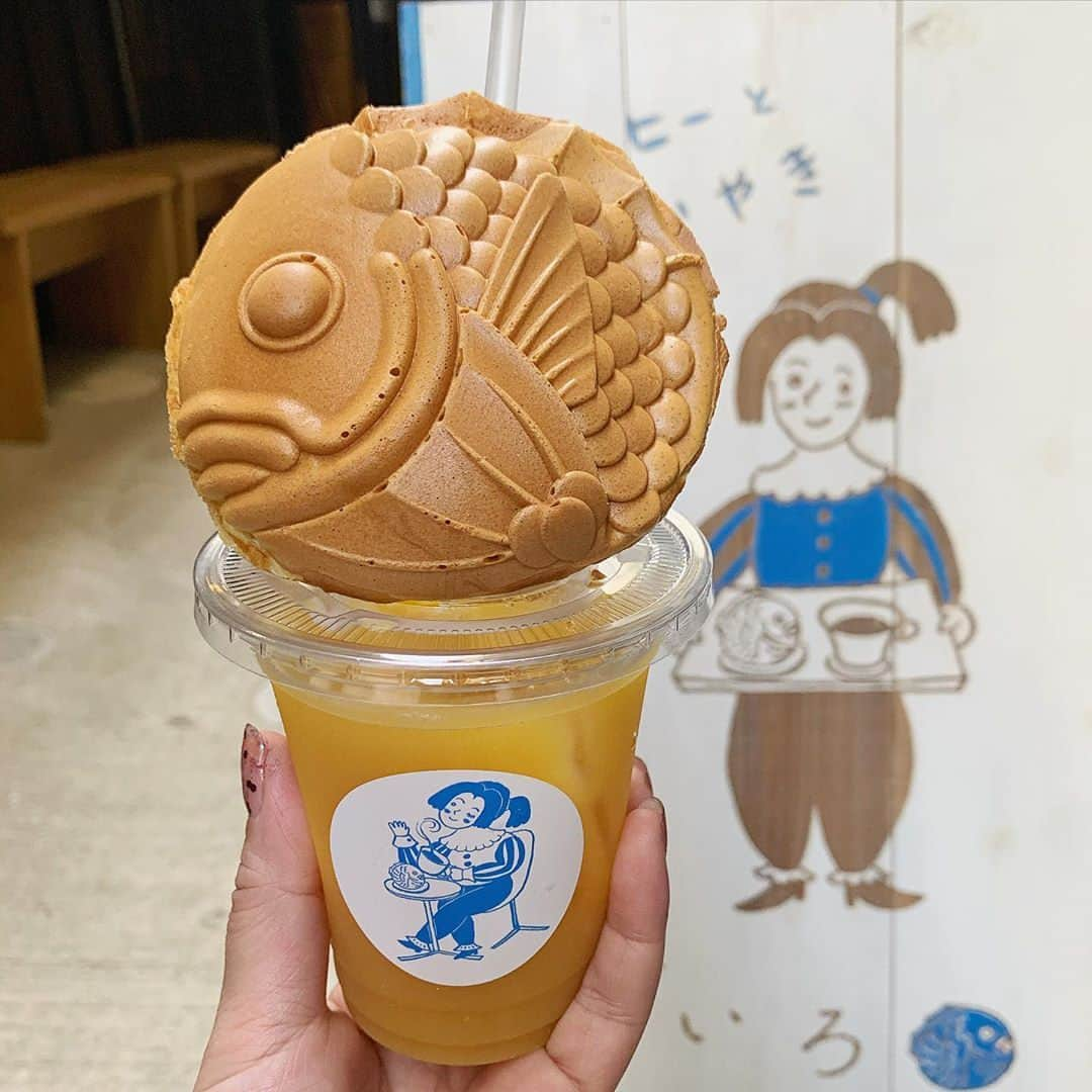 MERYさんのインスタグラム写真 - (MERYInstagram)「.⁣ 冬はあたたかい「たい焼き」が食べたくなる🐟♡⁣ .⁣ まるい形が個性的で可愛い『あまいろ コーヒーとたい焼き』のたい焼きはいかが？たい焼きとあたたかいコーヒーの相性は抜群かも。⁣ 店内座席もありますが、テイクアウトも可能なためちょっとしたお土産にもオススメですよ💞⁣ .⁣ 《 スポット情報 》⁣ 住所：京都府京都市下京区釘隠町242⁣ 時間：11:30〜18:30（金曜は12:00〜売切まで）⁣ 休店日は公式インスタアカウントの営業カレンダーをご確認下さい⁣ .⁣ MERYでは他にも「かわいい」に近づくさまざまな情報を発信しています。⁣ @mery.beauty コスメ・美容に特化した情報をお届け♡⁣ @mery_spot 話題のカフェやお出かけスポットをご紹介！⁣ @_meryshop_  MERYセレクトの可愛いアイテムがたくさん⁣ こちらもぜひチェックしてみてください！⁣ .⁣ .⁣ photo by @shii44_ti⁣ .⁣ #MERY #regram #instagram #cafe #kyoto #kyotocafe #cafestagram #먹스타그램 #카페스타그램 #카페 #냠냠 #京都 #京都カフェ #京都グルメ #あまいろコーヒーとたい焼き #たい焼き #たいやき #あまいろ #丸いたい焼き #まんまるたい焼き #甘いもの大好き #甘いもの好きな人と繋がりたい #おしゃれカフェ #カフェ活 #カフェ #カフェ巡り #カフェ好きな人と繋がりたい #お洒落さんと繋がりたい #MERY女子 #メリー」11月15日 18時00分 - mery.jp