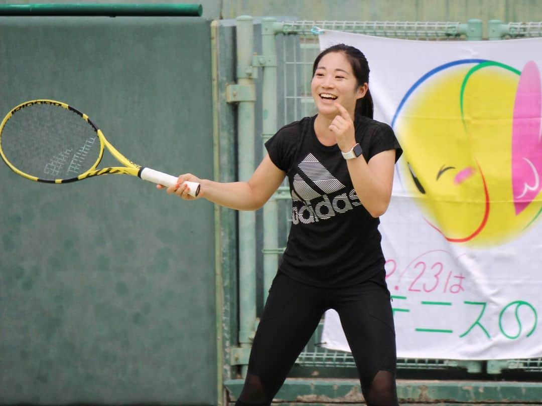 吉冨愛子 さんのインスタグラム写真 - (吉冨愛子 Instagram)「９月の花川祭の時の🎾 12月12日の花川祭も皆様にお会いできることを楽しみにしています☺️☺️  テニス好きの皆様、12/12は浜松の花川運動公園にお越しください😊  入場無料です。 尚、プロレッスンの申し込みは申し込みフォーム、またはTELにて！  申込みはこちらhttps://forms.gle/V24d6GF4s4EZDPYGA  TEL 053-437-0605  #花川祭 #浜松 #花川運動公園 #テニス #イベント #静岡 #アオヤマスポーツ #プロテニスプレイヤー #テニスプレーヤー #アスリート #tennis #hamamatsu #aoyamasports #athlete #babolat #babolatjapan #babolatfamily」11月15日 18時01分 - aiko_yoshitomi