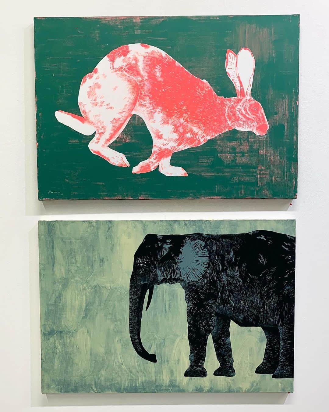 二ノ宮和佳子のインスタグラム：「@kentaroutanaka の個展『地点』 彼の描く絵は繊細で強く優しい  〜11/21(sat) 是非、実物を‼︎  #kentaroutanaka #田中健太郎  #地点 #益々パワーアップだね #来年の企画楽しみ #頑張ります #aewenmatoph」
