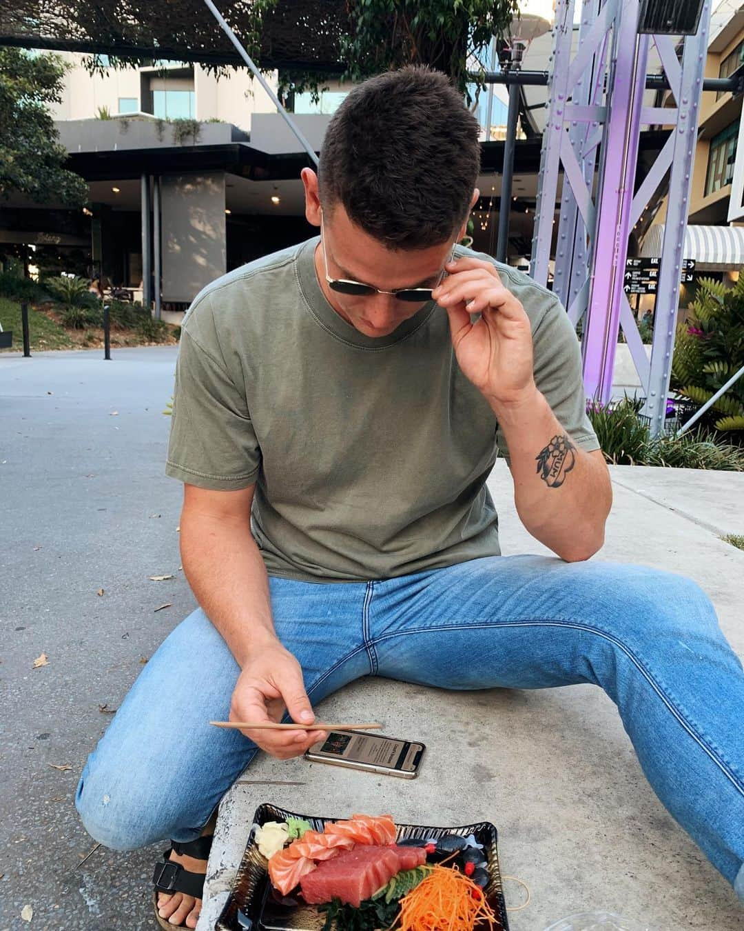 ジェイデン・ハドラーのインスタグラム：「Are those chopsticks? Or are you just happy to sashimi? 🍣」