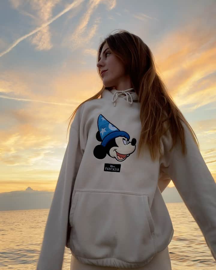 Maria Tarabanskayaのインスタグラム：「💫 𝓘 𝓵𝓸𝓿𝓮 𝔂𝓸𝓾 𝓯𝓸𝓻 𝓲𝓷𝓯𝓲𝓷𝓲𝓽𝔂 💫」