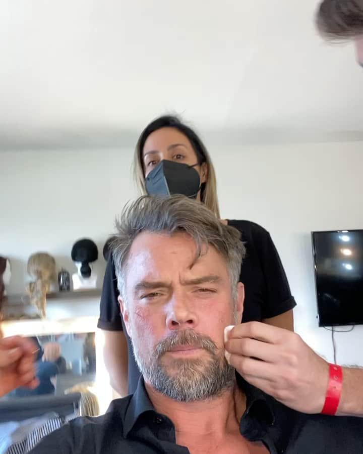 ジョシュ・デュアメルのインスタグラム：「Sure, I had to work on my birthday this year- but the movie IS called Blackout so it was still a pretty good time.」