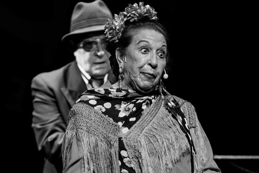 DeFlamenco.comのインスタグラム：「Algunas fotografías del recital de la Cañeta de Málaga anoche en el Círculo Flamenco de Madrid celebrado en el Teatro Flamenco Madrid.   @luisa_chicano  @flamencomad @antoniosotoguitarrista @antoniosotoarjona @teatroflamadrid   #flamenco #deflamenco #flamencomadrid #flamencoqueune」