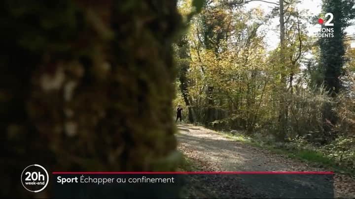 クリストフ・ルメートルのインスタグラム：「Malgré les incertitudes autour de la saison 2021, on continue de s’entraîner normalement pour se préparer aux compétitions et atteindre les objectifs fixés.  #asics #entrainement #preparation #saison2021 #athletisme #athlete #sprinteur #sprint #100m #200m」