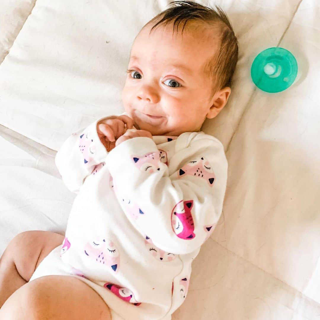 Camille Leblanc-Bazinetさんのインスタグラム写真 - (Camille Leblanc-BazinetInstagram)「Already 4 months (adjusted age 1-1/2 tho) She’s growing so Fast 😭!!!  “  Our little miracle! I never thought I could be this tired but also not want to sleep to not miss one single moment. Want a second for myself but also never want to be away from her. It is such a juggling act between taking care of me and giving her everything I have. Welcome to motherhood!!!   “ Going from 12 weeks at the Nicu to a newborn home feels like a never ending endeavor ... I am not adjusted yet to knowing that she is safe now. I wake up in terror at night wondering if she’s okay. I bring her to the bathroom with me. It’s been so scary for so long that I still don’t have this just chill with the new baby home attitude. I know it’s going to come and I know I most likely have a certain level of PTSD and will seek for help when I am ready. I am excited for the day that I am not afraid so often  Any advice Nicu parents?   “  Also every time I think I finally got her on a sleeping schedule everything change 🤣😭😭🥴」11月16日 4時02分 - camillelbaz