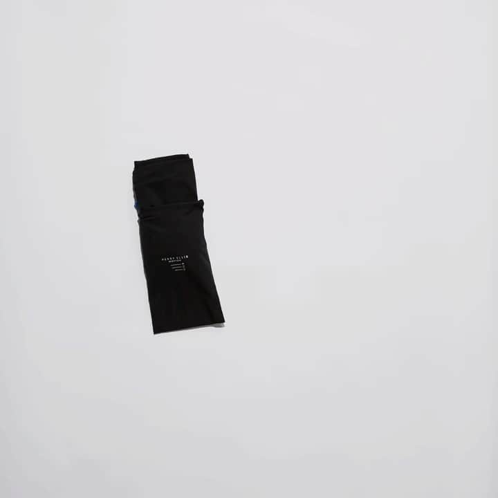 ペリーエリスのインスタグラム：「The Packable Motion Pant designed for performance and function for those who demand adaptability, versatility, and style while on the go. #LifeReadySince1976」