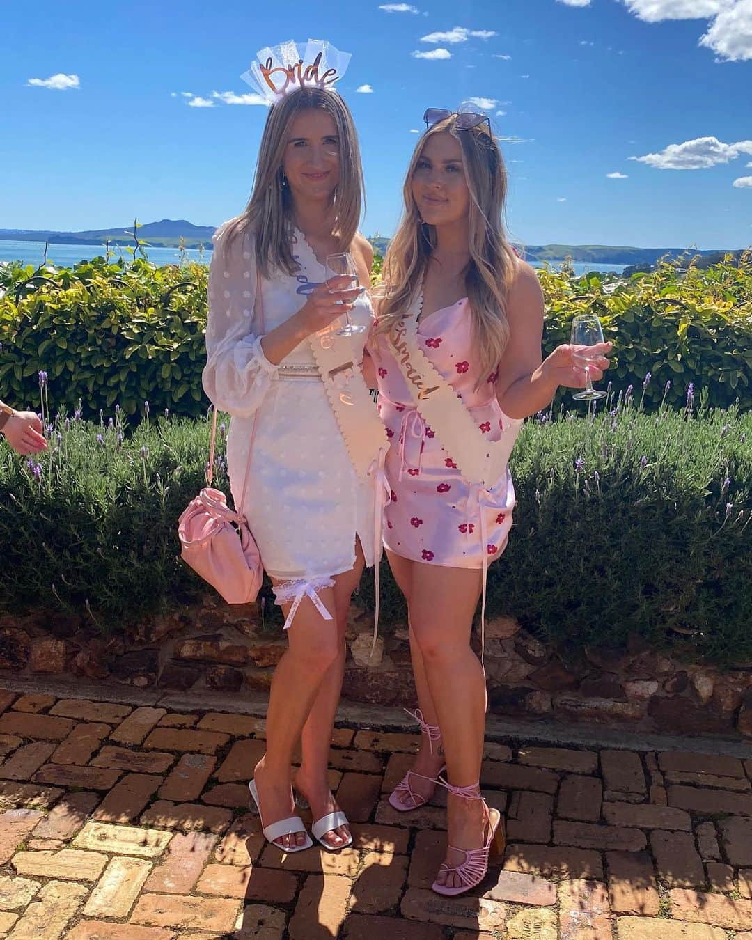 Shannonさんのインスタグラム写真 - (ShannonInstagram)「I was meant to post some cute photos yesterday but naturally I had the hangover from hell 😂💓🤡 this weekend we celebrated @kelly_toon’s bachelorette and it was probs the highlight of my 2020 ☀️ ilysm kelly I hope you had the best time!! 🎉 you deserve every second of happiness and I cannot wait to see you walk down the isle IM GOING TO CRY SO HARD 💓😩」11月16日 4時32分 - shaaanxo