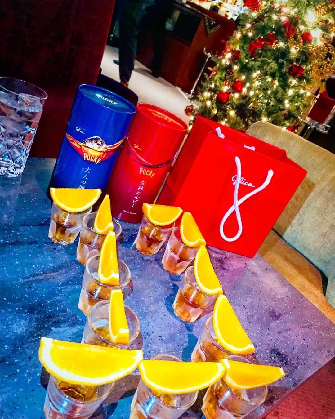 侑季美怜のインスタグラム：「11月11日はゾロの日！って言ったらポッキーの日もあったw」