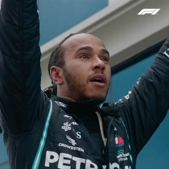 マイケル・B・ジョーダンのインスタグラム：「You’ve inspired so many people especially the next generation that can see anything is possible when you put your mind to something & put in the work!! Congrats on 7!! 🏆Now let’s get this warzone victory!! 😂」
